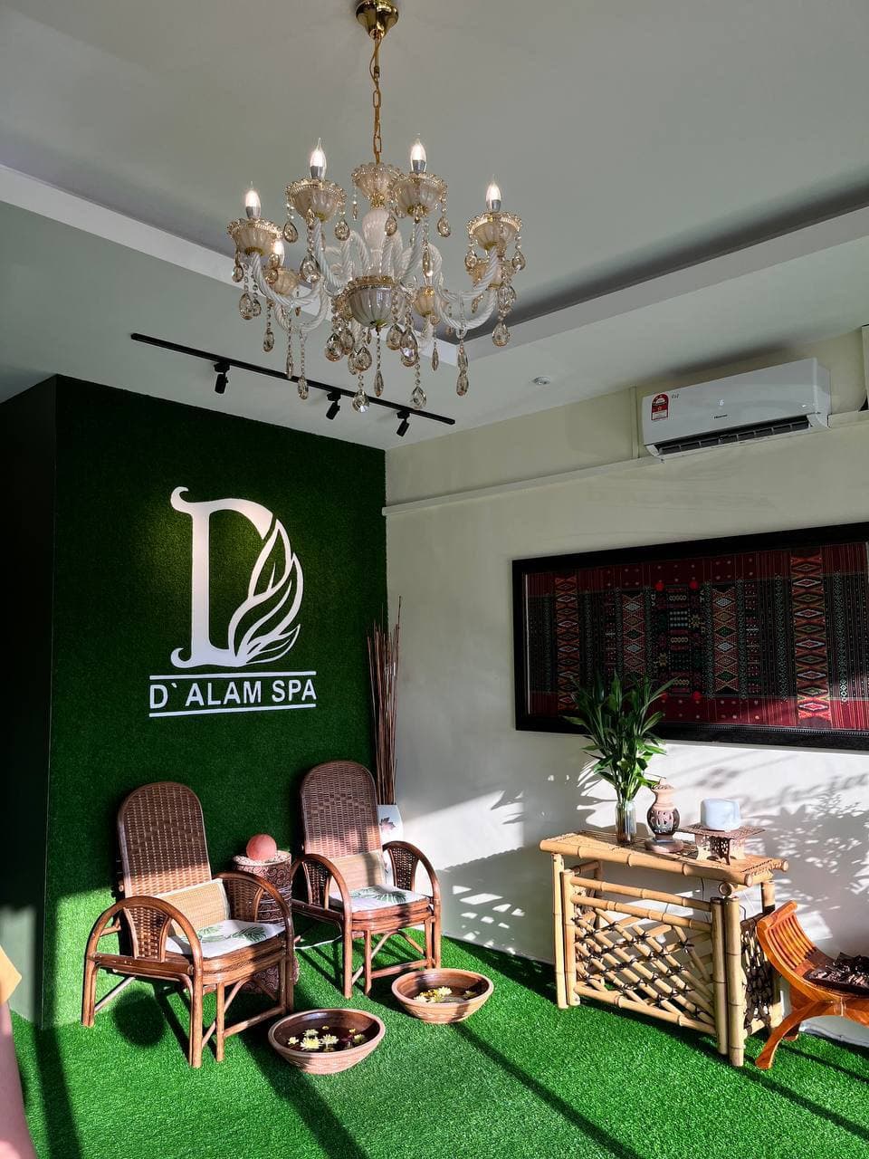 Chandelier D'Alam Spa